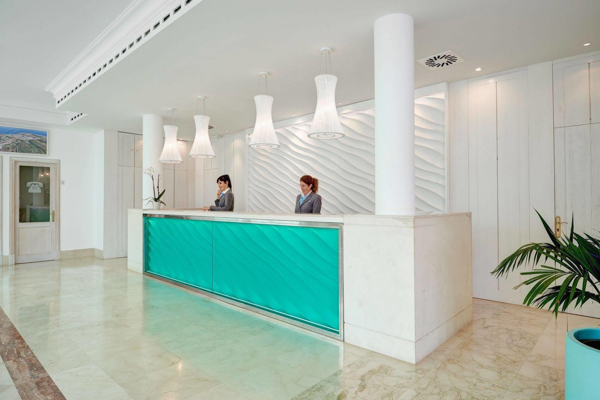 Grupotel Club Turquesa Mar Ciutadella  Extérieur photo